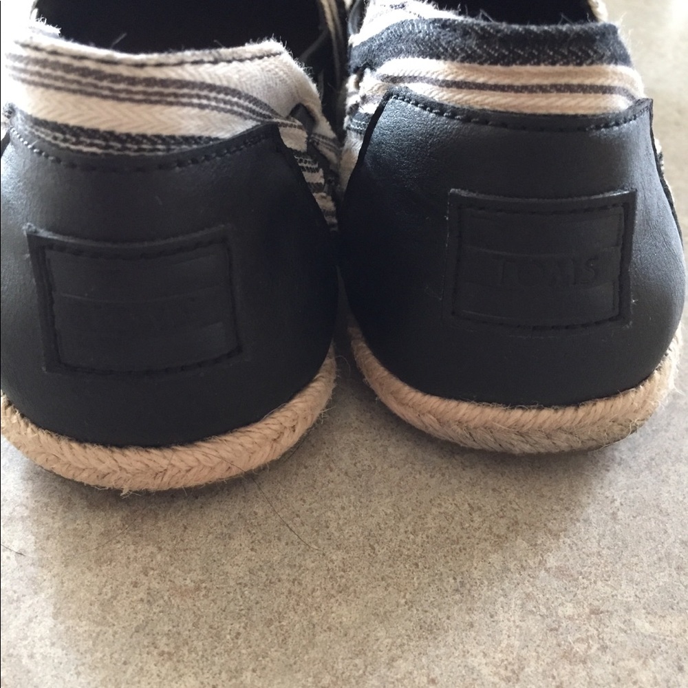TOMS | size 8